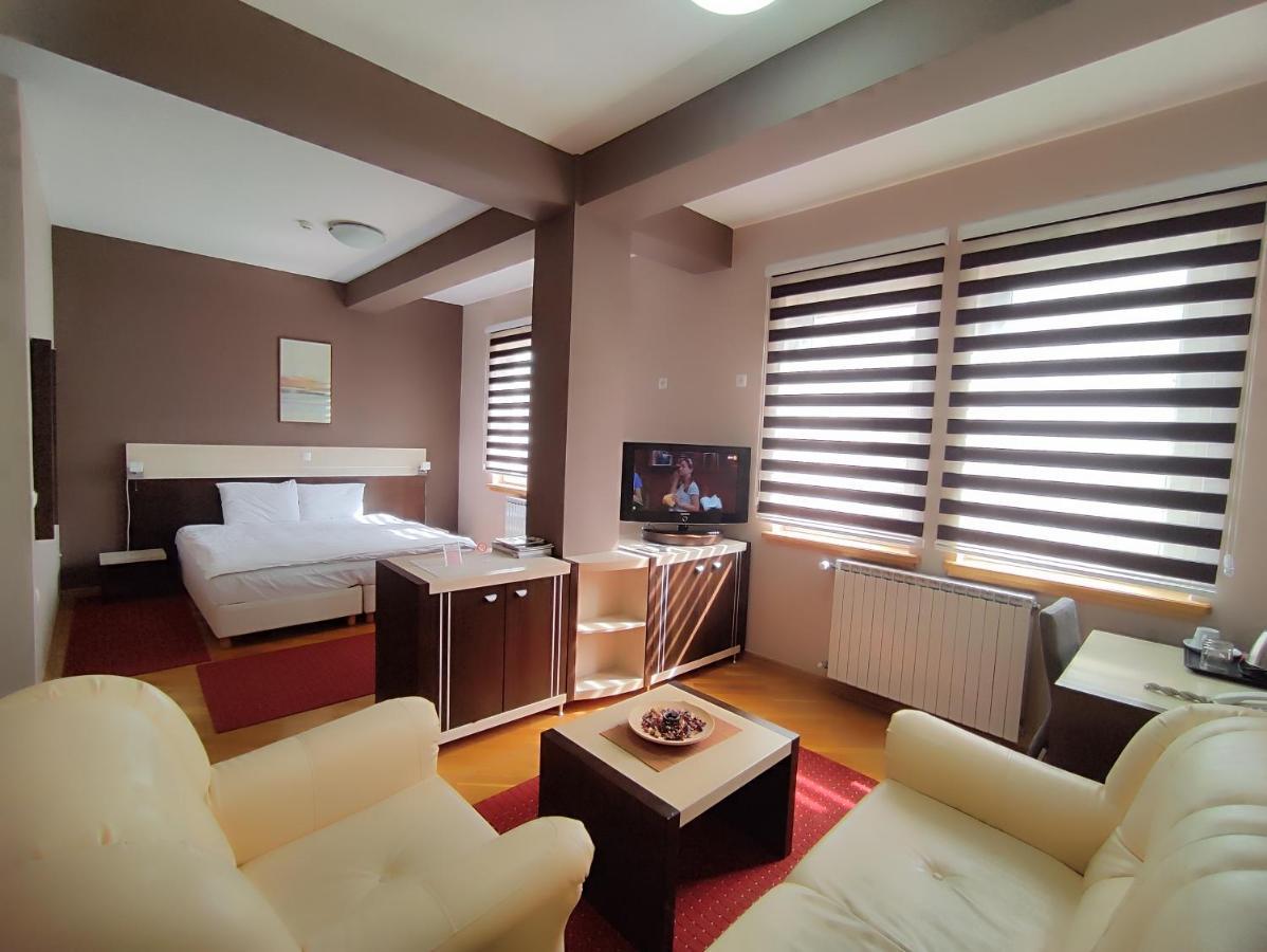 Premier Hotel Skopje Exterior photo